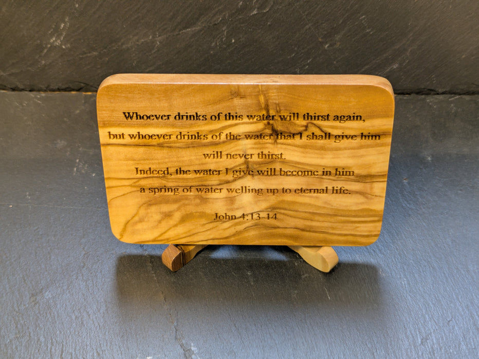 Minnesvers-plakat i Olivträ - Joh 4:13-14