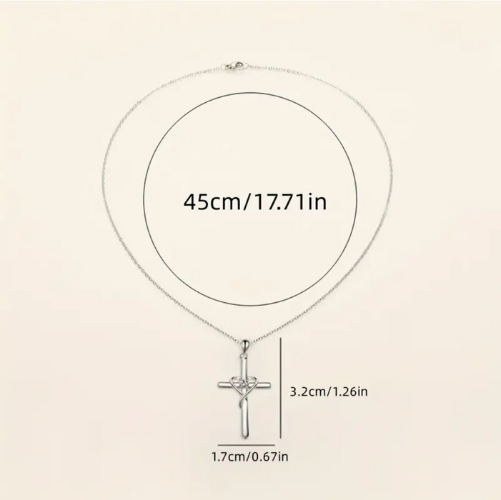 Halskors Embraced by Love